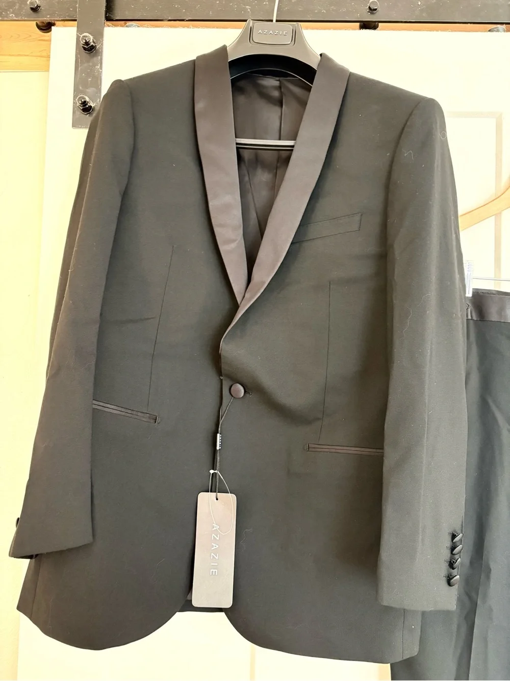 Azazie Hudson Black Tuxedo Jacket  classic short 38 NWT men’s, teen, boys suit